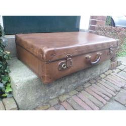 Antieke vintage KOFFER reiskoffer brocante 71 x 41 cm.