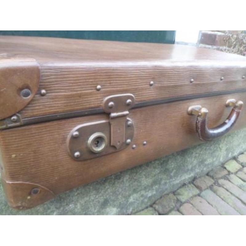 Antieke vintage KOFFER reiskoffer brocante 71 x 41 cm.