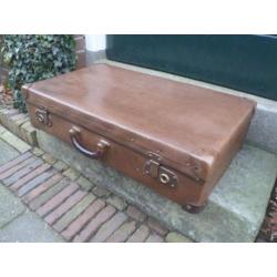 Antieke vintage KOFFER reiskoffer brocante 71 x 41 cm.