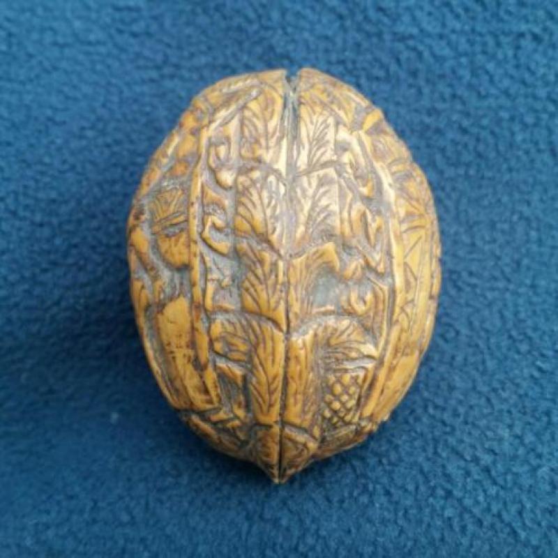 Bijzondere Netsuke walnoot