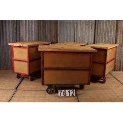 Industriële vintage toonbank/rolkar/dressoir nr.7612