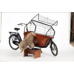 Gezocht idee oplossing om hond in bakfiets te houden bench?