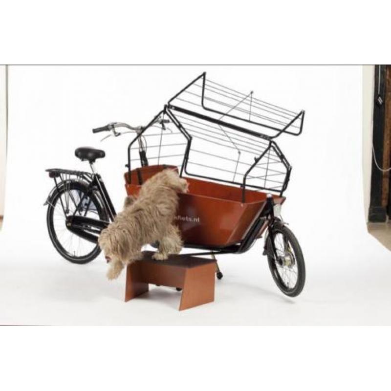 Gezocht idee oplossing om hond in bakfiets te houden bench?