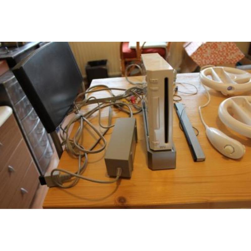 Te koop Nintendo Wii kompleet met spellen ( Fitness )