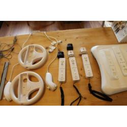 Te koop Nintendo Wii kompleet met spellen ( Fitness )