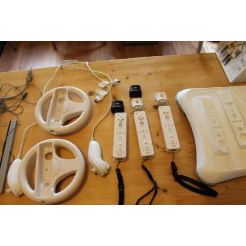 Te koop Nintendo Wii kompleet met spellen ( Fitness )