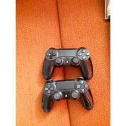 PlayStation 4 met games en 2 controllers